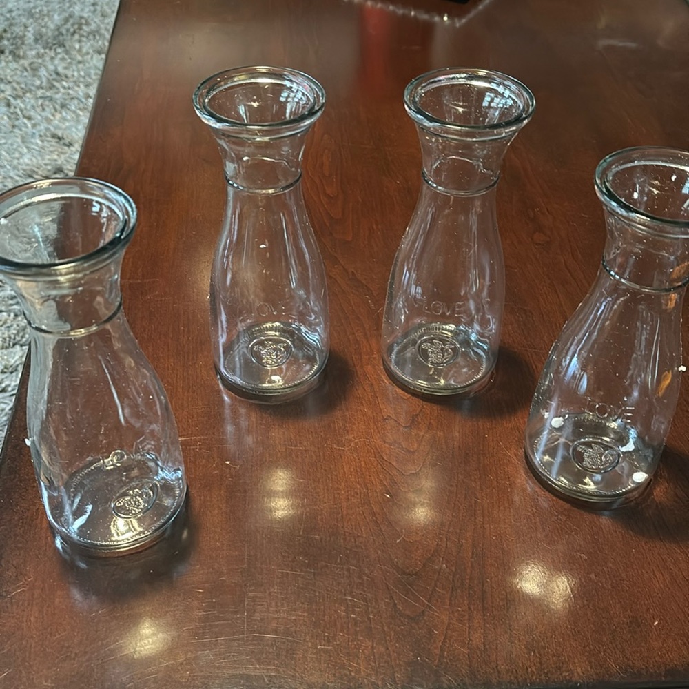 Set of 4 matching 500 ml clear glass carafes with leaves & grapes decor NWT